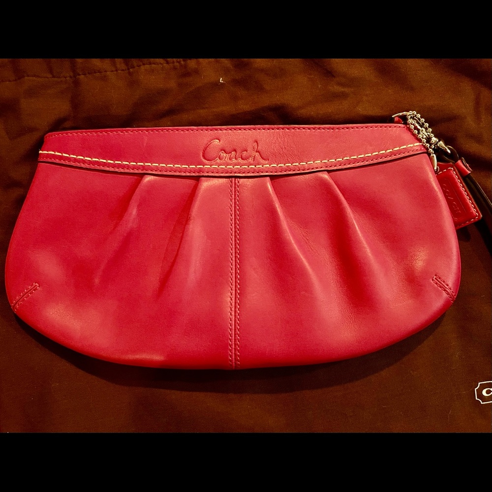 Coach Fushia Handbag ❌⭕️